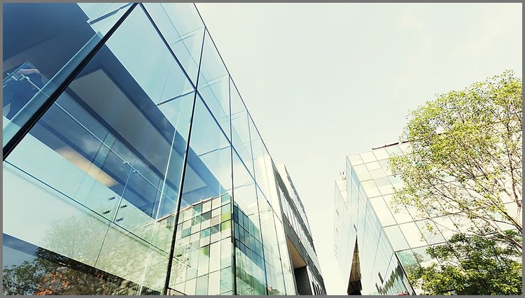 PPT模板-绿色现代化建筑PPT背景图片