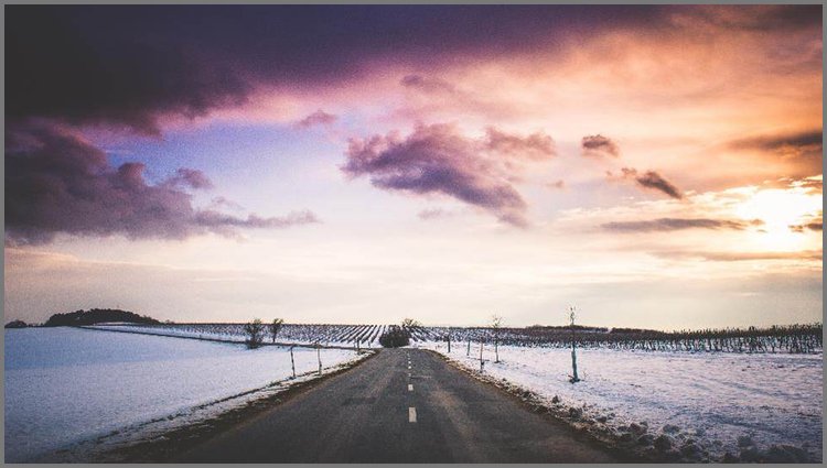 PPT模板-雪地的马路PPT背景图片