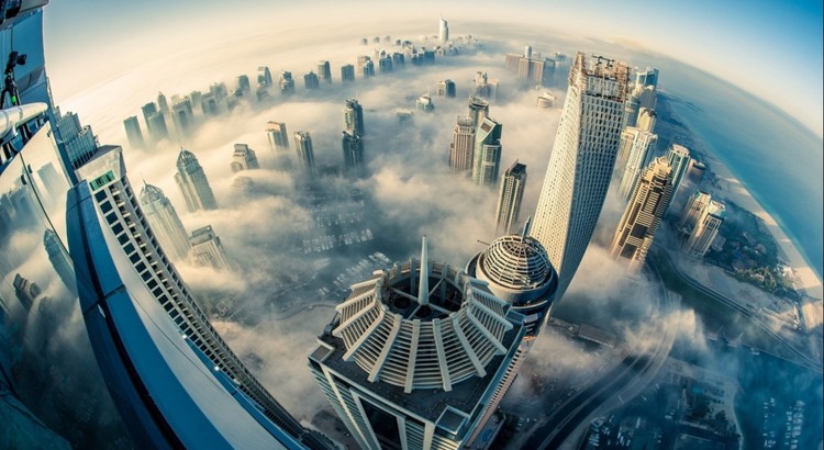 蓝天白云彩色城市剪影PPT背景图片